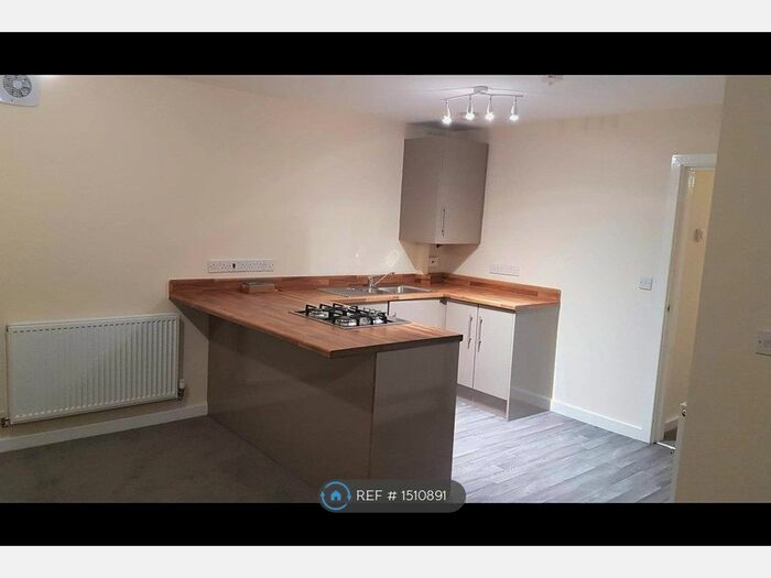 2 Bedroom Flat To Rent In Drovers Drive, Kendal, LA9