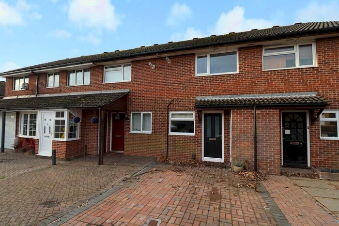 2 Bedroom Terraced House To Rent In Kingston, Netley Abbey, Southampton SO31