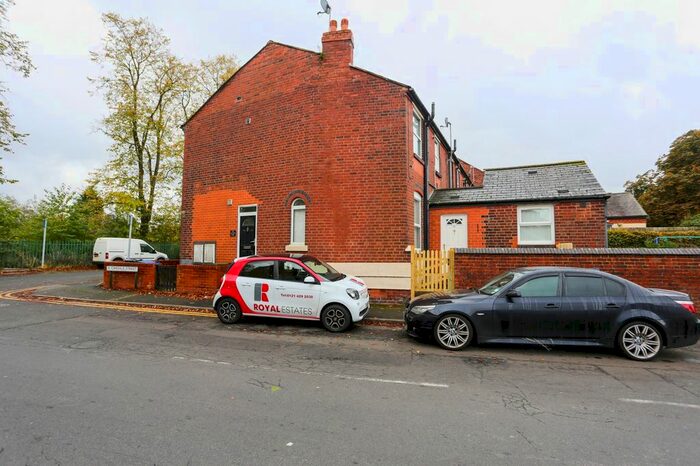 1 Bedroom Flat To Rent In Avenue Road, Rowley Regis, West Midlands B65