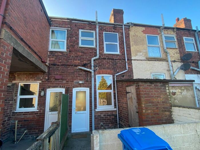2 Bedroom Terraced House To Rent In Park Street, Chesterfield, S40