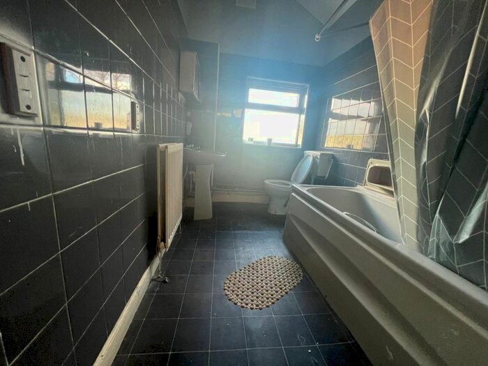 2 Bedroom Terraced House To Rent In Percy Road, Sparkhill, Birmingham, B11