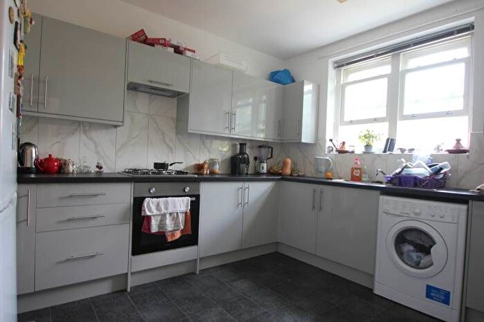 2 Bedroom Flat To Rent In Avenal Mansions, Highbury And Islington, N5