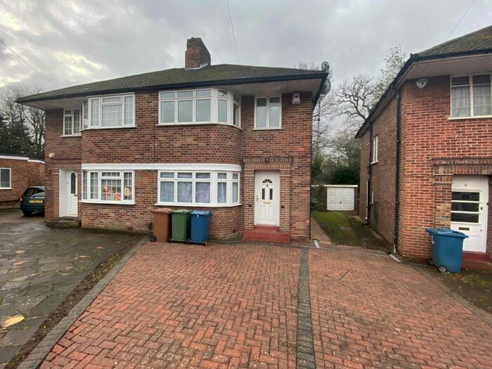3 Bedroom Semi-Detached House To Rent In Peters Close, Stanmore, HA7