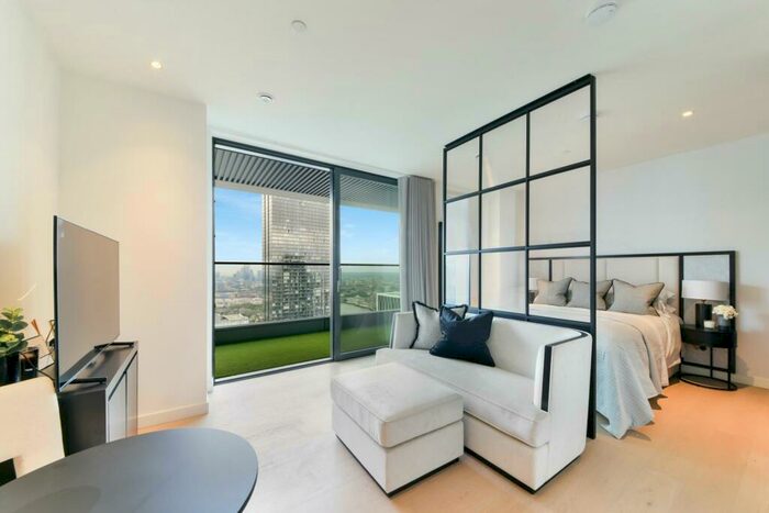 Apartment To Rent In Bagshaw Building, Wardian, Canary Wharf, London, E14