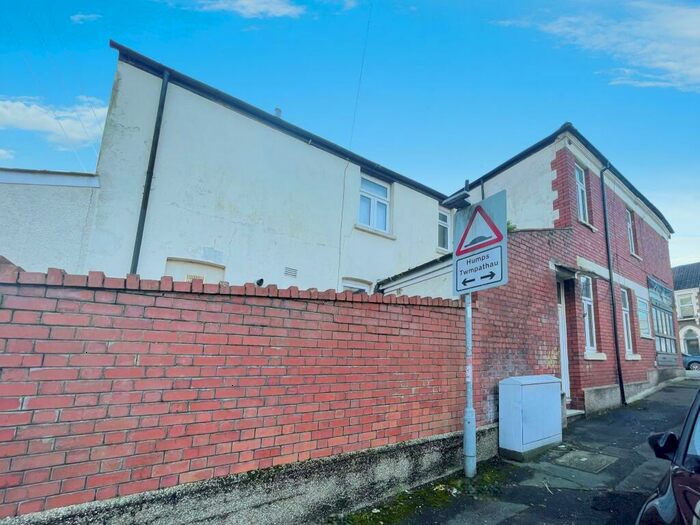 4 Bedroom House To Rent In Monthermer Road, Cardiff, CF24