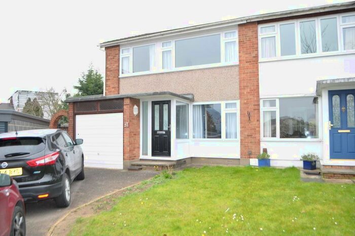 4 Bedroom Semi-Detached House To Rent In Berkeley Close Hornchurch Essex, RM11
