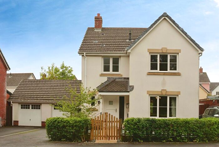 3 Bedroom Detached House For Sale In Clos Yr Eryr, Bridgend, CF35