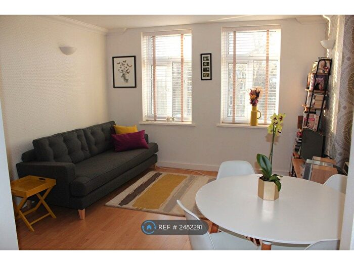 1 Bedroom Flat To Rent In Abney Park Court, London, N16