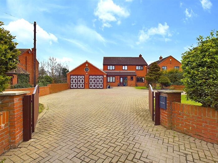 4 Bedroom Detached House For Sale In Pinfold Lane, Fishlake, Doncaster, South Yorkshire, DN7