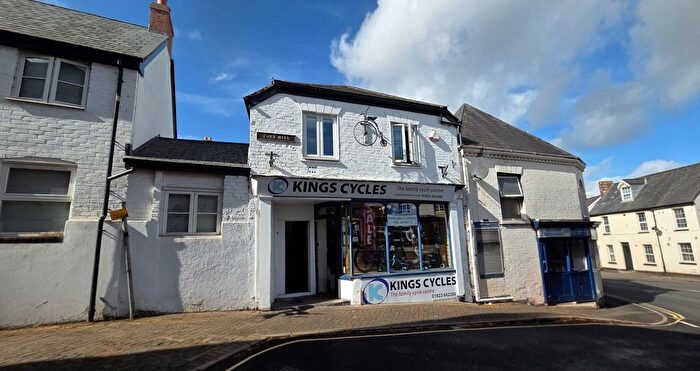 2 Bedroom Flat To Rent In Cornhill, Wellington, TA21