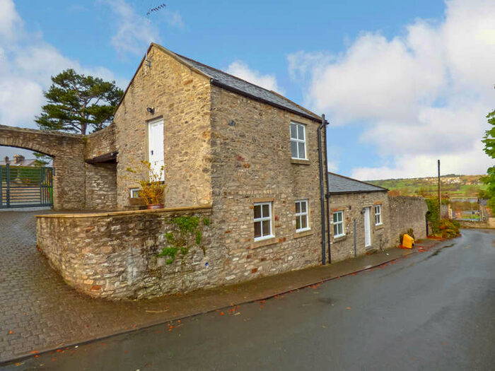 2 Bedroom Unique Property To Rent In The Tack Room, Middleham, DL8