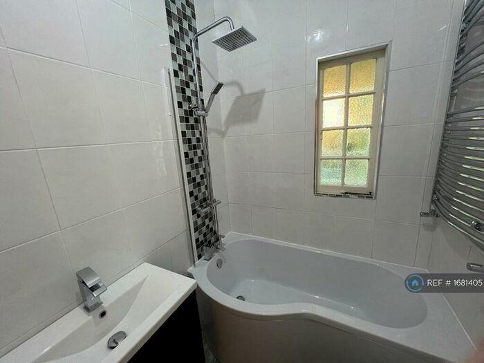 1 Bedroom Flat To Rent In Lincoln House, Rugby, CV22