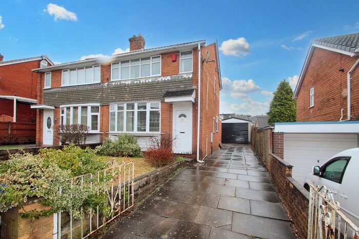 3 Bedroom Semi-Detached House To Rent In Tonbridge Avenue, Stoke-On-Trent, ST6