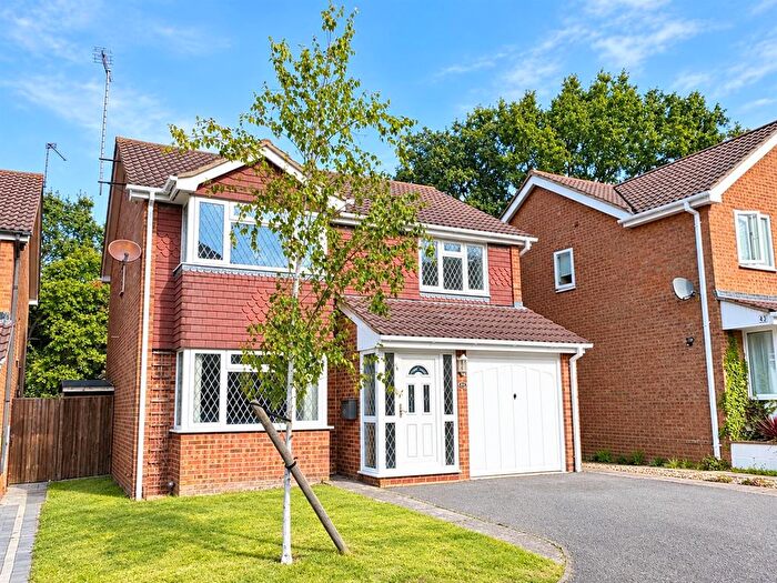 4 Bedroom Detached House For Sale In Grasmere Close, Eastbourne, BN23