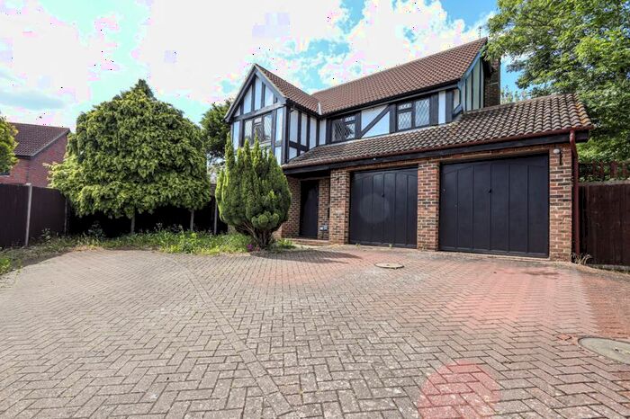 4 Bedroom Detached House To Rent In Kilpatrick Way, Yeading, Hayes, UB4