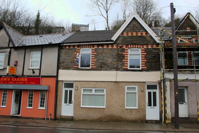 2 Bedroom Flat To Rent In East Road, Ferndale CF43
