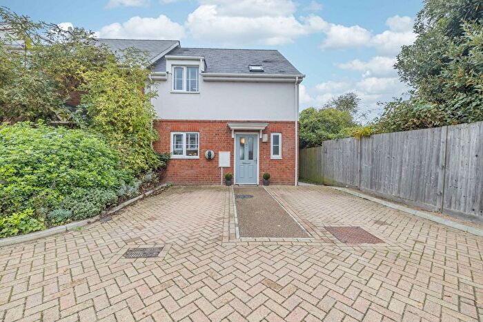 3 Bedroom Semi-Detached House For Sale In Kingfisher Close, Upstreet, Canterbury, Kent, CT3