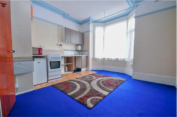 1 Bedroom Flat To Rent In St. Johns Road, Newport, NP19