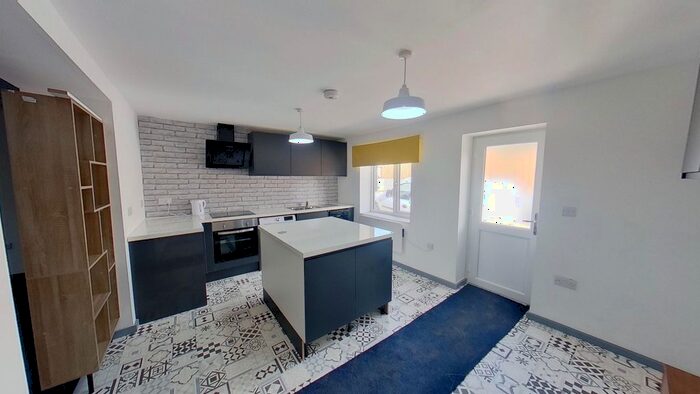 2 Bedroom Flat To Rent In Stainbeck Road, Meanwood, Leeds, LS7