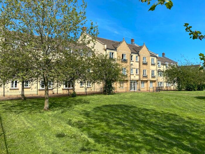 2 Bedroom Apartment To Rent In Woodley Green, Witney, OX28