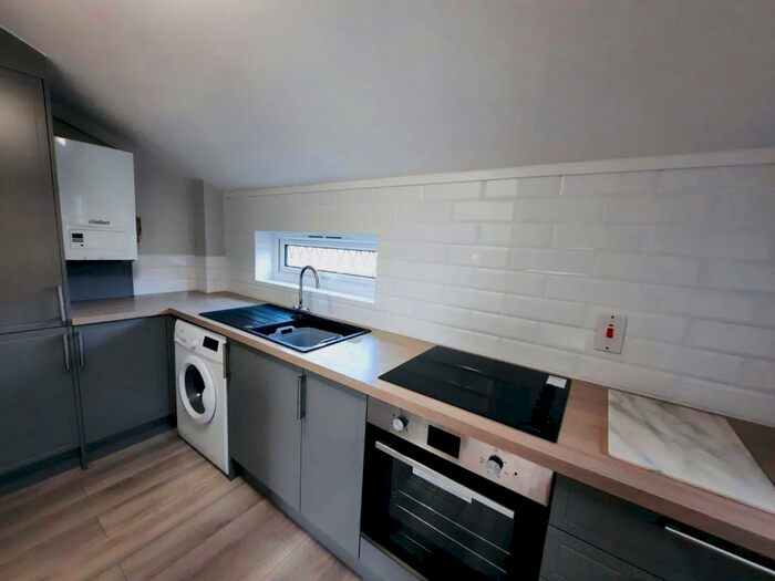 2 Bedroom Flat To Rent In Tideswell Court, Scunthorpe, DN15