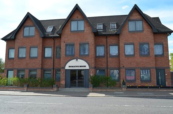 2 Bedroom Flat To Rent In Dumayne House, Palmers Green, N13