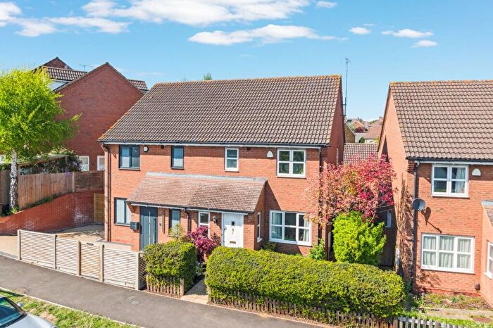 3 Bedroom Semi-Detached House For Sale In Ninesprings Way, Hitchin, SG4