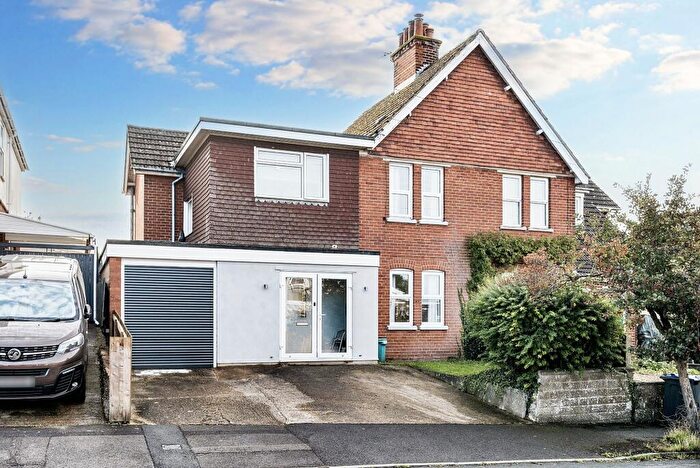 3 Bedroom Semi-Detached House For Sale In Empire Road, Salisbury, SP2