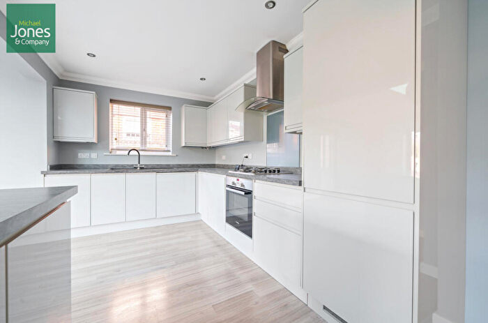 4 Bedroom Bungalow To Rent In Pines Avenue, Worthing, West Sussex, BN14