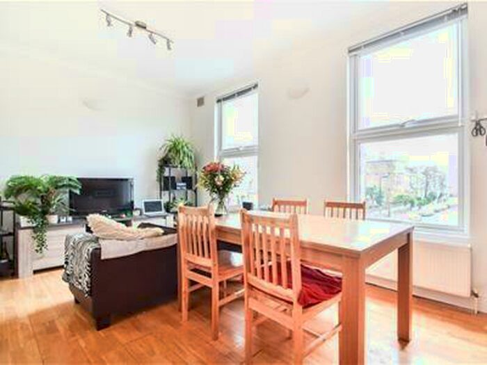 2 Bedroom Flat To Rent In Evering Road, London, N16