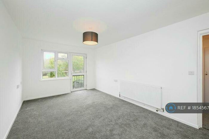1 Bedroom Flat To Rent In Harkness, Cheshunt, Waltham Cross, EN7