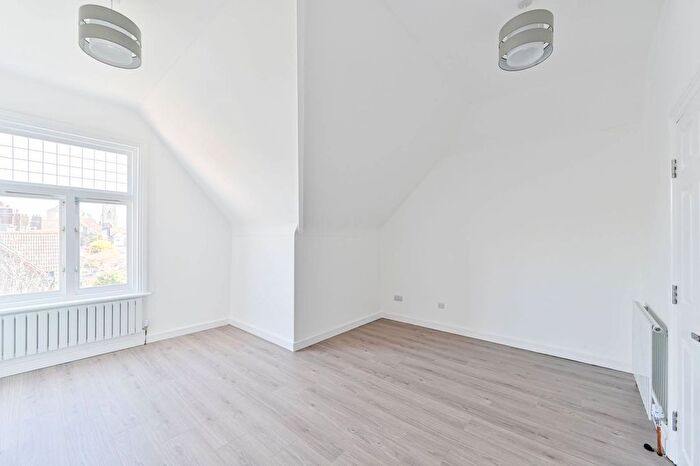 2 Bedroom Flat For Sale In Northanger Road, Streatham Common, London, SW16