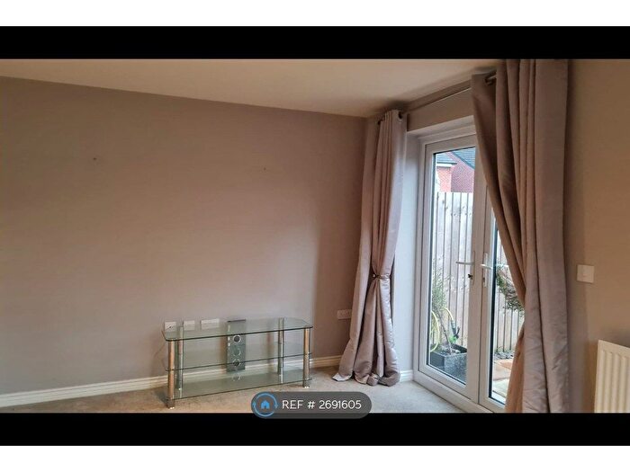 3 Bedroom Semi Detached House To Rent In Poplin Close, Bolton, BL1