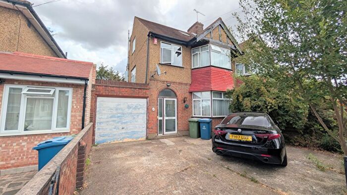 4 Bedroom Semi Detached House To Rent In Vancouver Road, Edgware, HA8