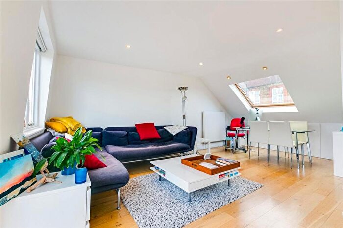 2 Bedroom Flat To Rent In Webbs Road, London, SW11