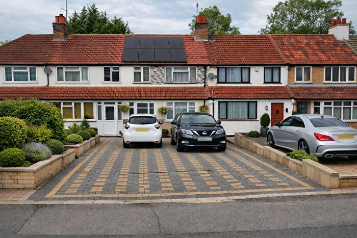 4 Bedroom House To Rent In Chipstead Valley Road, Coulsdon, CR5