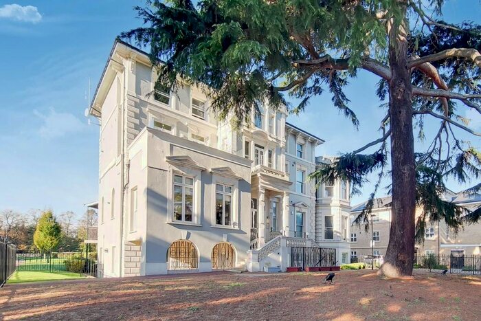 2 Bedroom Flat To Rent In Thornbury Road, Isleworth, TW7