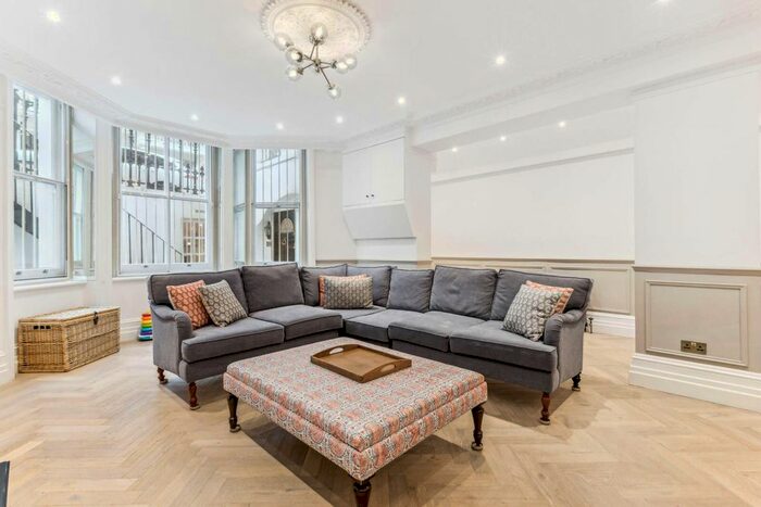 2 Bedroom Flat To Rent In Cornwall Gardens, South Kensington, SW7