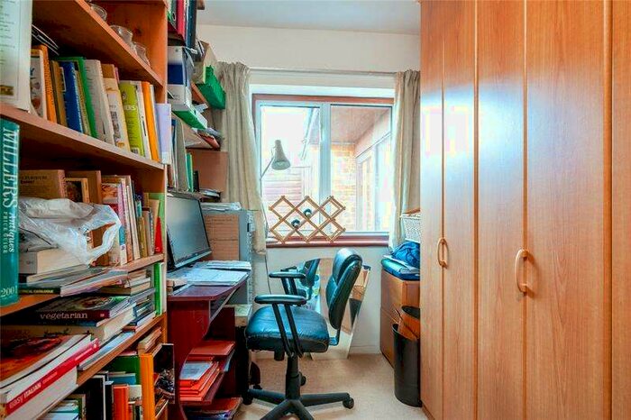 3 Bedroom Bungalow For Sale In St Johns Way, Hempton, Banbury, Oxfordshire, OX15