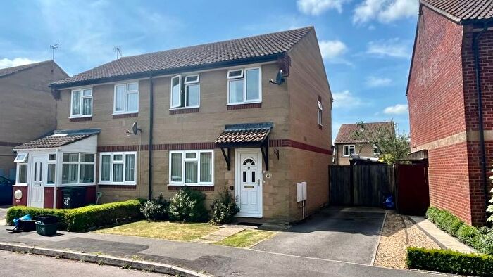 3 Bedroom Semi-Detached House For Sale In Ladymeade, Ilminster, Somerset, TA19
