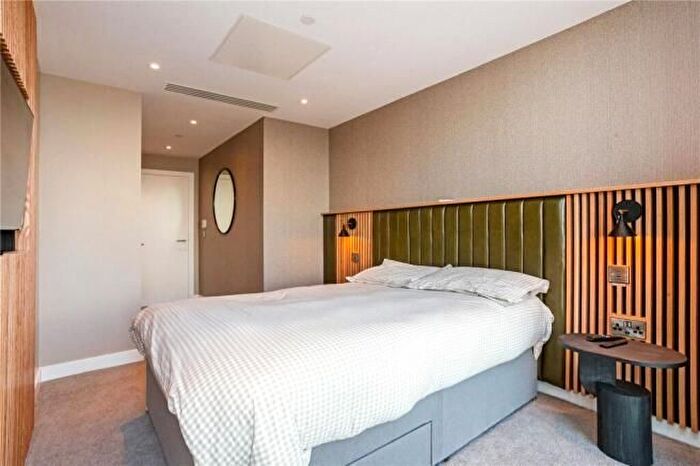 2 Bedroom Flat For Sale In Silvertown, London, E16