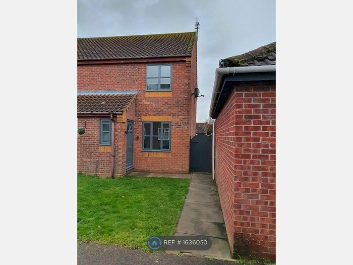 2 Bedroom Semi-Detached House To Rent In El Alamein Way, Bradwell, Great Yarmouth, NR31