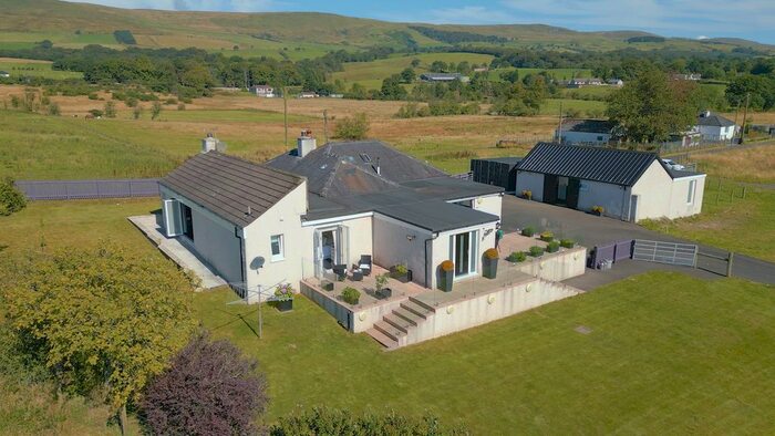 4 Bedroom Bungalow For Sale In Auchenreoch Holdings, Milton Of Campsie, East Dunbartonshire, G66
