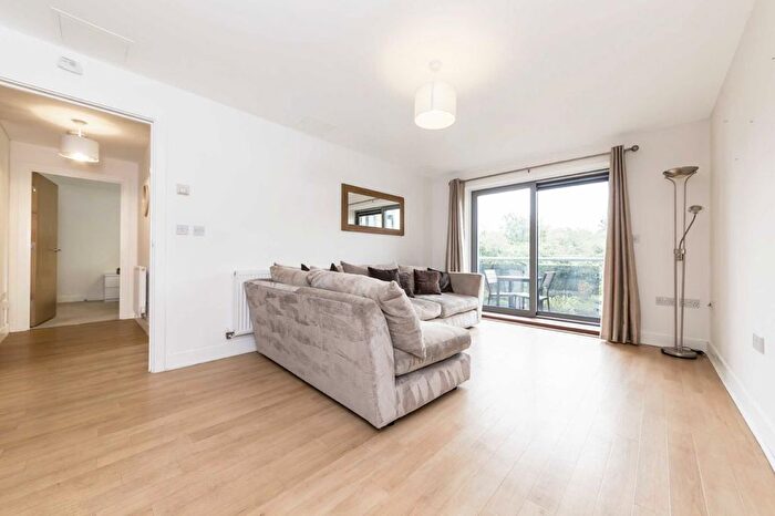 2 Bedroom Flat For Sale In St. Georges Grove, Earlsfield, SW17
