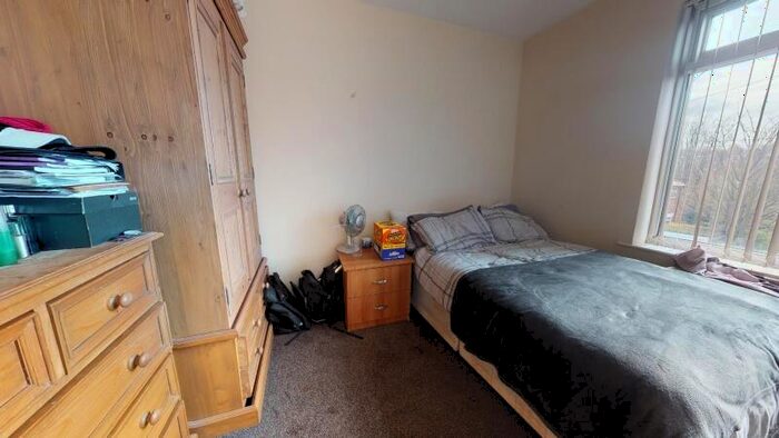 3 Bedroom Semi-Detached House To Rent In Bentley Parade, Meanwood, Leeds, LS6