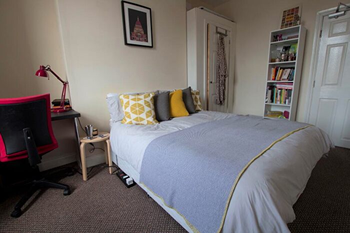 5 Bedroom Maisonette To Rent In Heaton Road, Heaton, Newcastle Upon Tyne, NE6