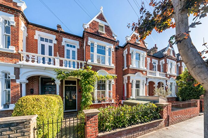 5 Bedroom Detached House For Sale In Crescent Lane, London, SW4