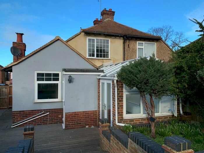 3 Bedroom Semi-Detached House To Rent In Station Approach Road, Ramsgate, CT11
