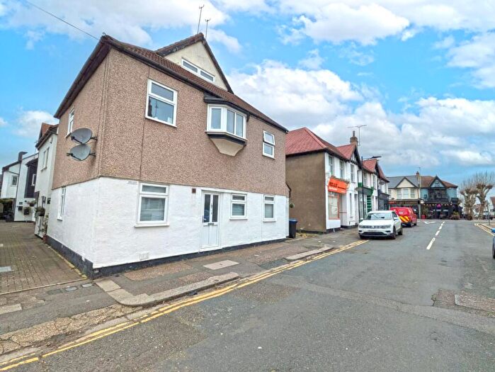 2 Bedroom Flat For Sale In Nelson Drive, Leigh-On-Sea, Essex, SS9