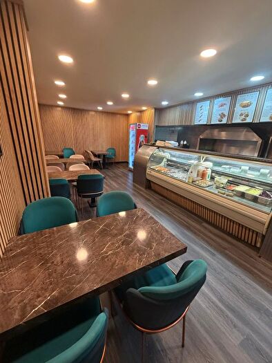 1 Bedroom Flat For Sale In Bedford Square, Houghton Regis, LU5